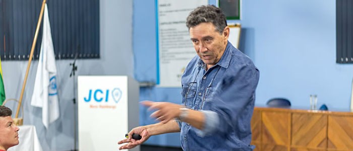 Fabio Jacques apresenta palestra na JCI Novo Hamburgo